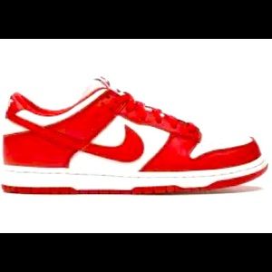 University red dunks - 9.5 - never worn - no box